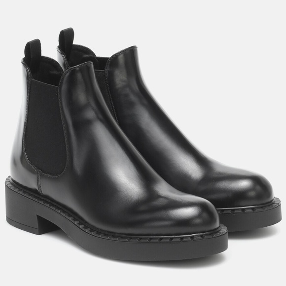 PRADA Spazzolato Leather Chelsea Boots in Black Size 39.5 - Picture 2 of 6